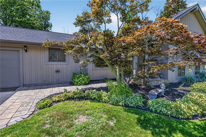 Welcome to 155 Moorland Drive! This beautifully updated - photo 4