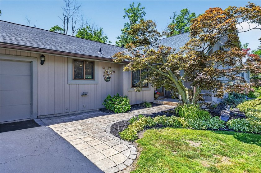 Welcome to 155 Moorland Drive! This beautifully updated - photo 5