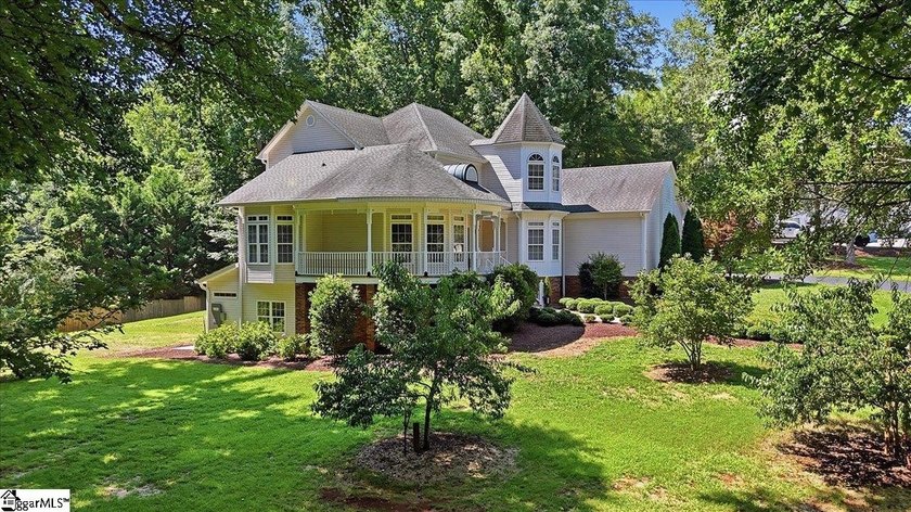 Southern Elegance Meets Modern Luxury on 3.67 Acres in Greer! - photo 3