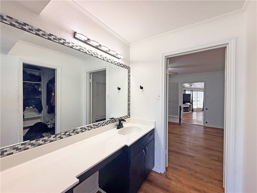 MOTIVATED SELLER! BRING AN OFFERS! This classic-style 2-story - photo 17