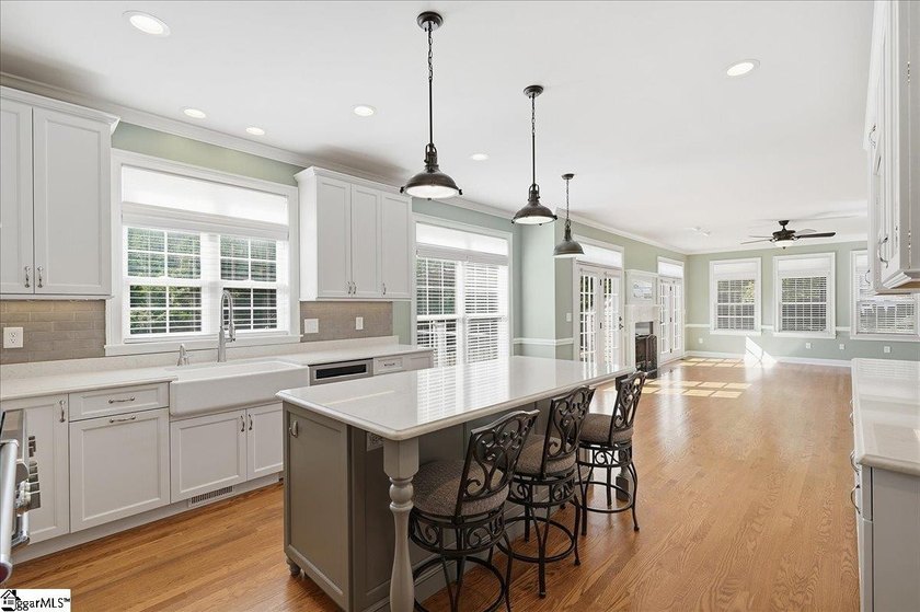 Southern Elegance Meets Modern Luxury on 3.67 Acres in Greer! - photo 10