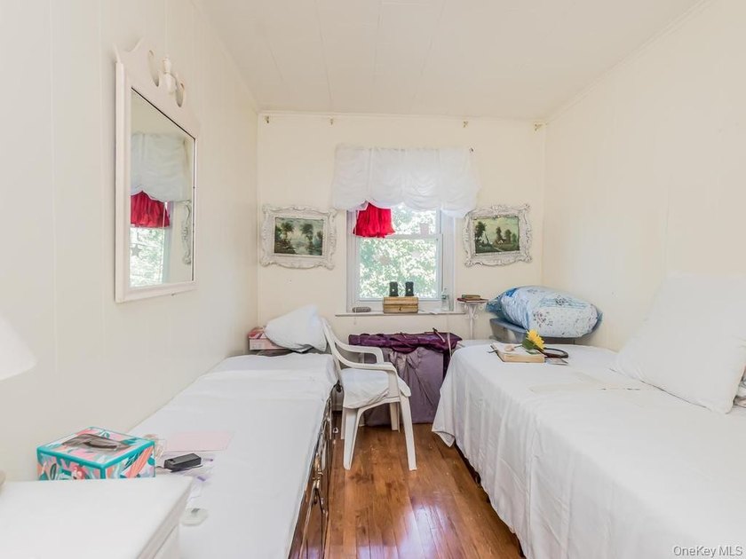 Welcome to this exceptional legal two-family semidetached brick - photo 26