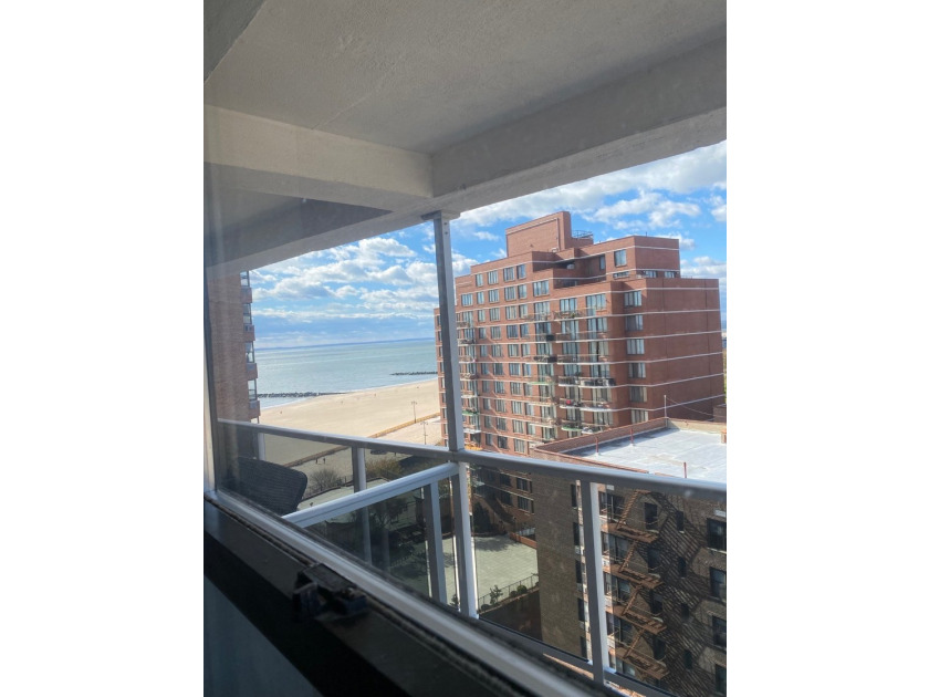 Large 1200 sq f J4 made 2 bedroom with balcony and beautiful - photo 11