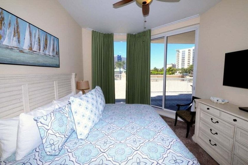 More PHOTOS COMING SOON!! Rental Income Projected 87-90k. Please - photo 35