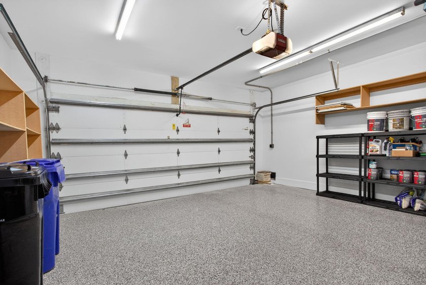 Exceptional modern 3-bed, 4-bath tri-level residence in prime - photo 47