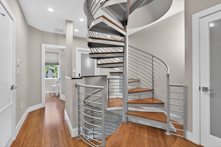 Exceptional modern 3-bed, 4-bath tri-level residence in prime - photo 50