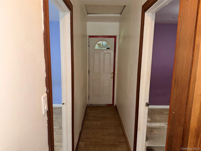 Welcome to this charming starter home offering the perfect blend - photo 3