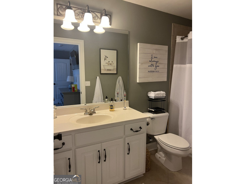 Meticulously maintained 5/4.5 bath Craftsman style home located - photo 24