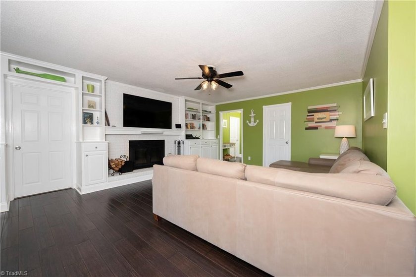 A High Rock Lake opportunity like this doesn't come around often! - photo 27