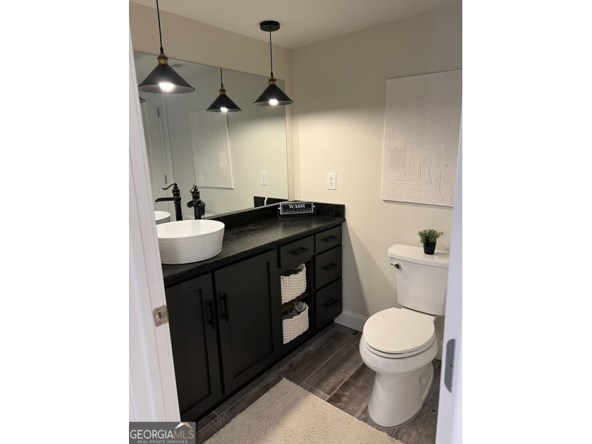 Meticulously maintained 5/4.5 bath Craftsman style home located - photo 31