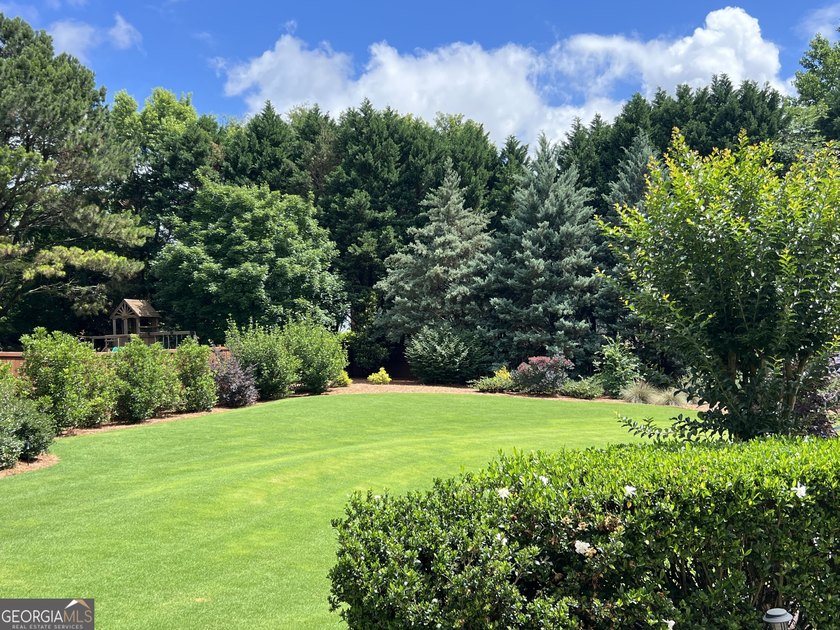 Meticulously maintained 5/4.5 bath Craftsman style home located - photo 36