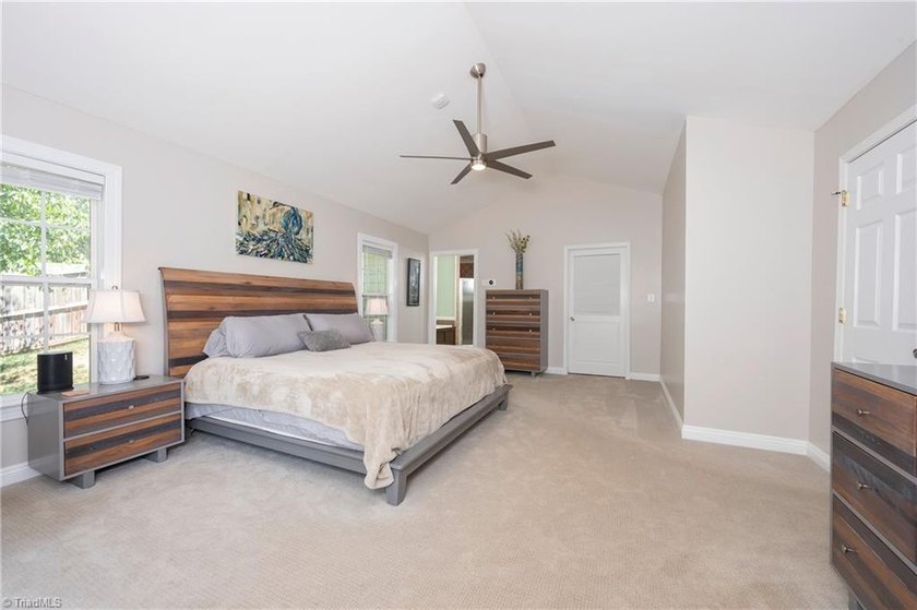 A High Rock Lake opportunity like this doesn't come around often! - photo 36