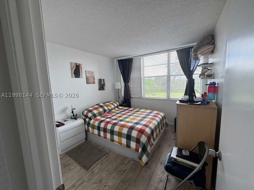 **(55+ Community)** Beautiful 2-bedroom, 2-bath unit in - photo 8