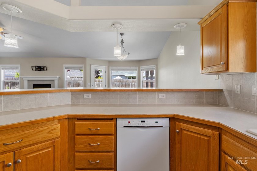 Beautiful 3-bedroom, 2-bath home featuring an open and inviting - photo 12