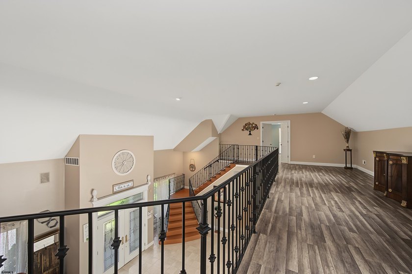 *Stunning Country Estate at 214 Liebig Street A breathtaking - photo 36