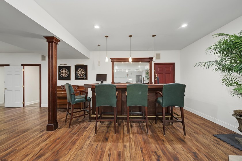 *Stunning Country Estate at 214 Liebig Street A breathtaking - photo 38