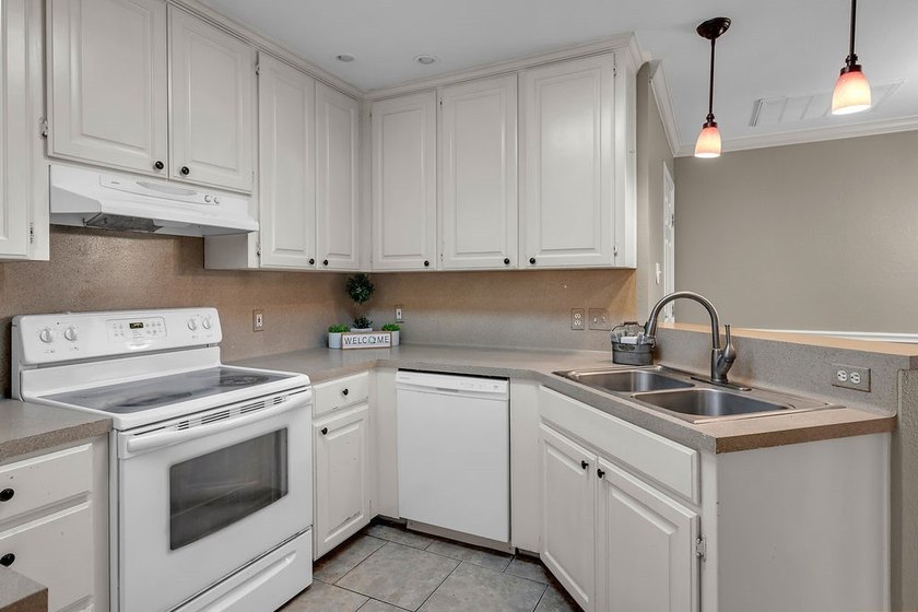 Charming Townhome in The Havens Welcome to this inviting - photo 16