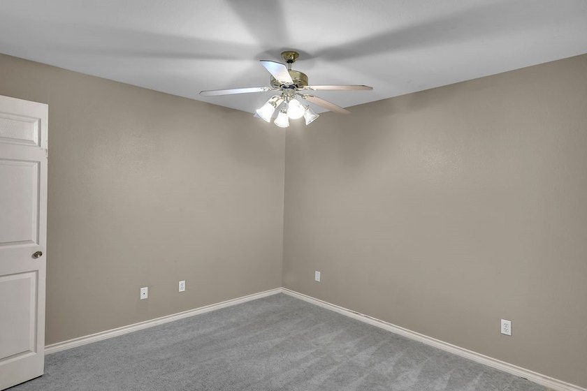 Charming Townhome in The Havens Welcome to this inviting - photo 21