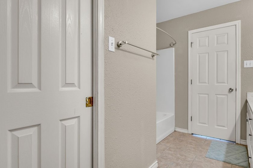 Charming Townhome in The Havens Welcome to this inviting - photo 27