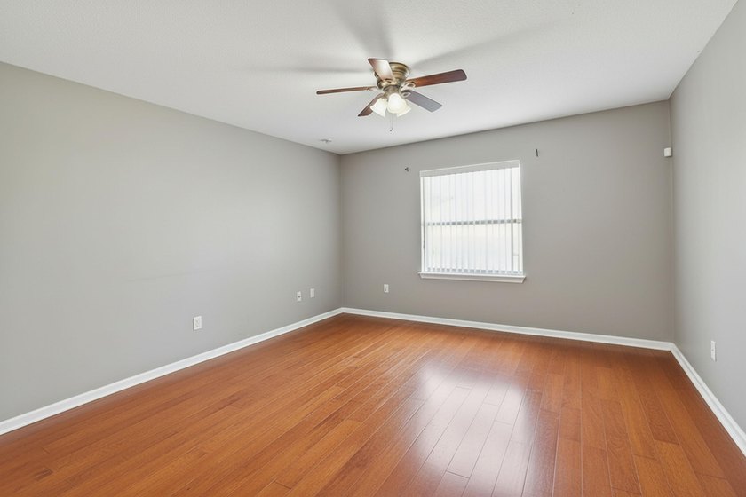 Beautifully maintained 3-bedroom, 2-bath home featuring a NEW - photo 20