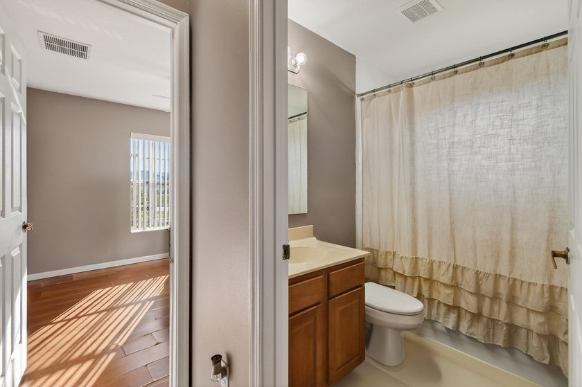 Beautifully maintained 3-bedroom, 2-bath home featuring a NEW - photo 25