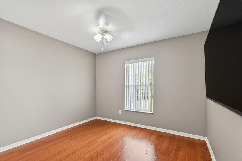 Beautifully maintained 3-bedroom, 2-bath home featuring a NEW - photo 28