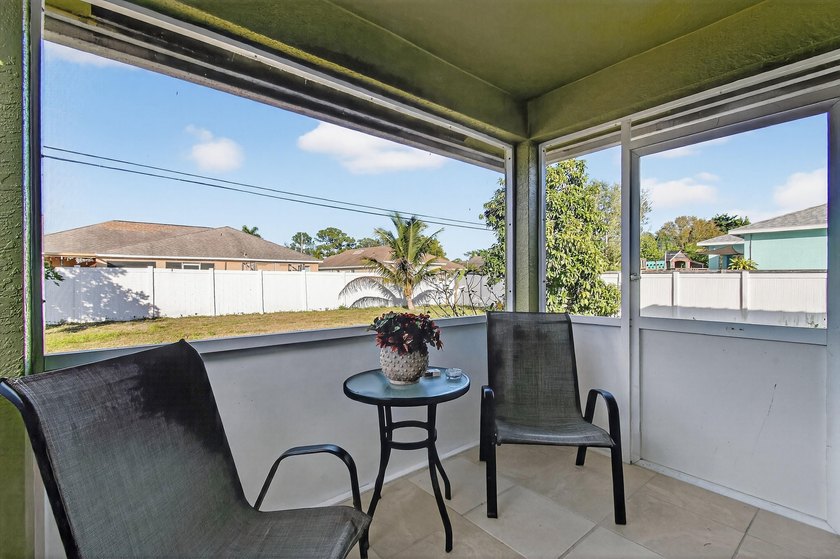 Beautifully maintained 3-bedroom, 2-bath home featuring a NEW - photo 31