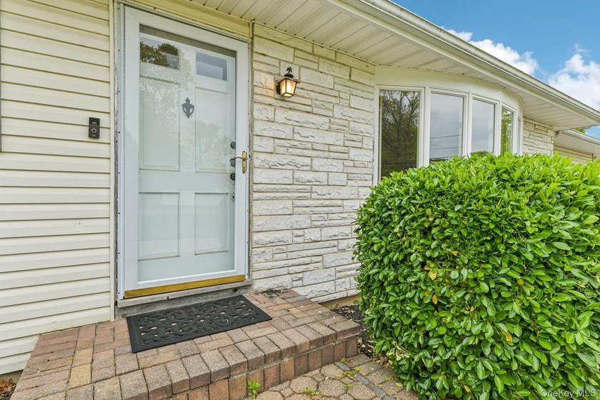 This awesome four bedroom, two bath ranch with circular driveway - photo 5