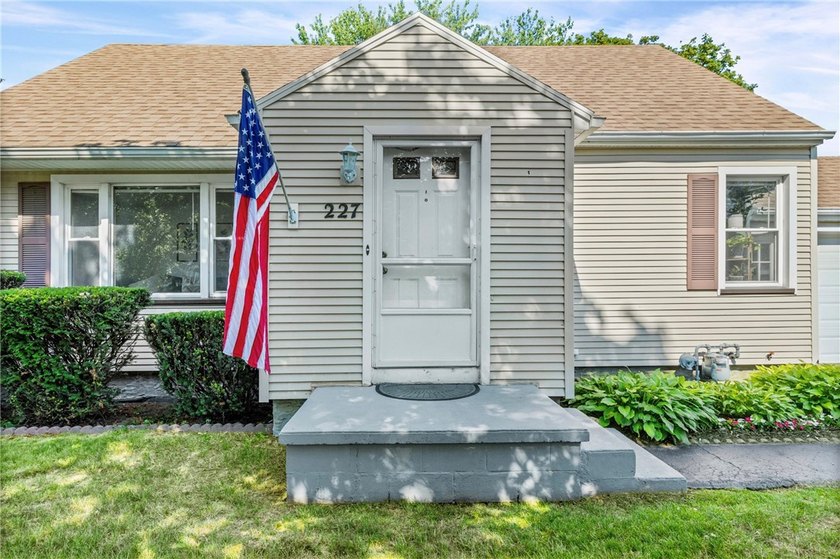Welcome home to 227 Harvest Drive! This beautifully updated - photo 2