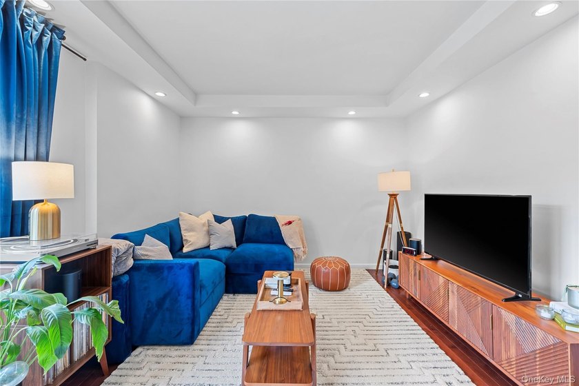 Welcome to this beautifully renovated 3-bedroom co-op nestled in - photo 7