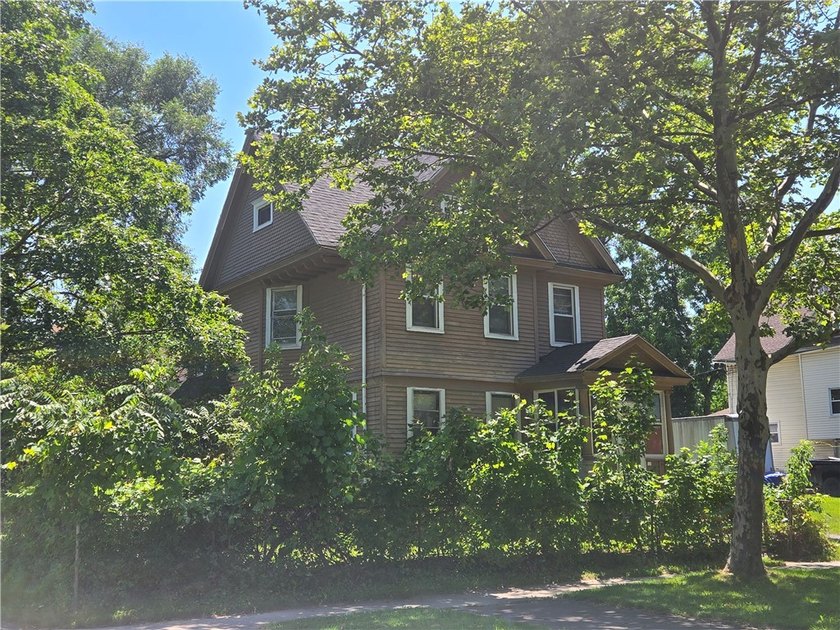 Huge Duplex in the heart of the Beechwood Neighborhood of the - photo 4