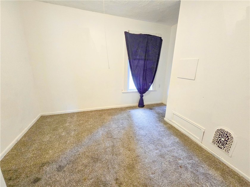 Huge Duplex in the heart of the Beechwood Neighborhood of the - photo 8