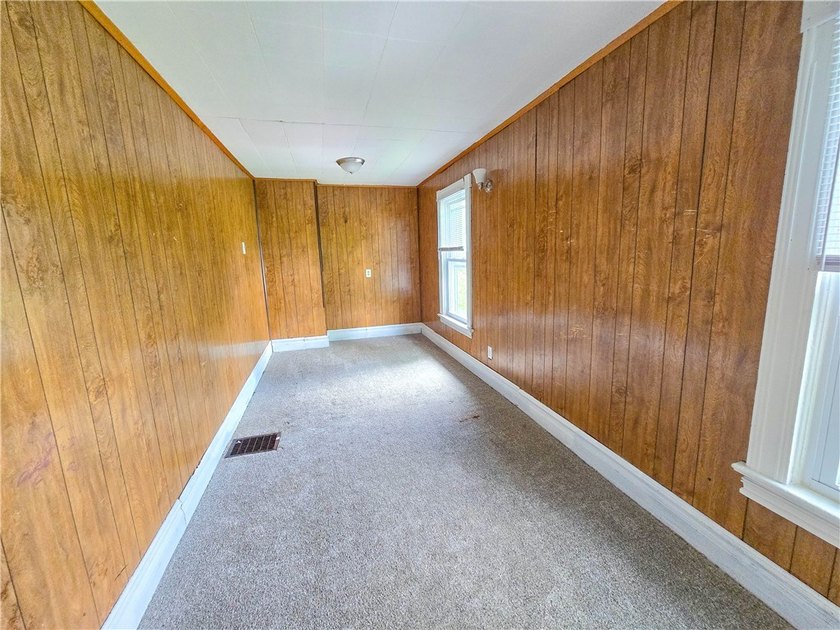 Huge Duplex in the heart of the Beechwood Neighborhood of the - photo 9