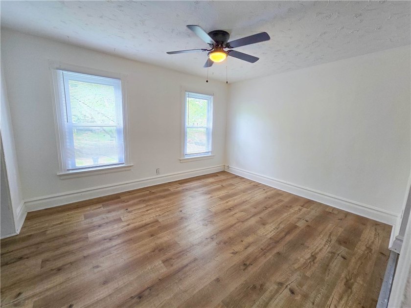 Huge Duplex in the heart of the Beechwood Neighborhood of the - photo 10