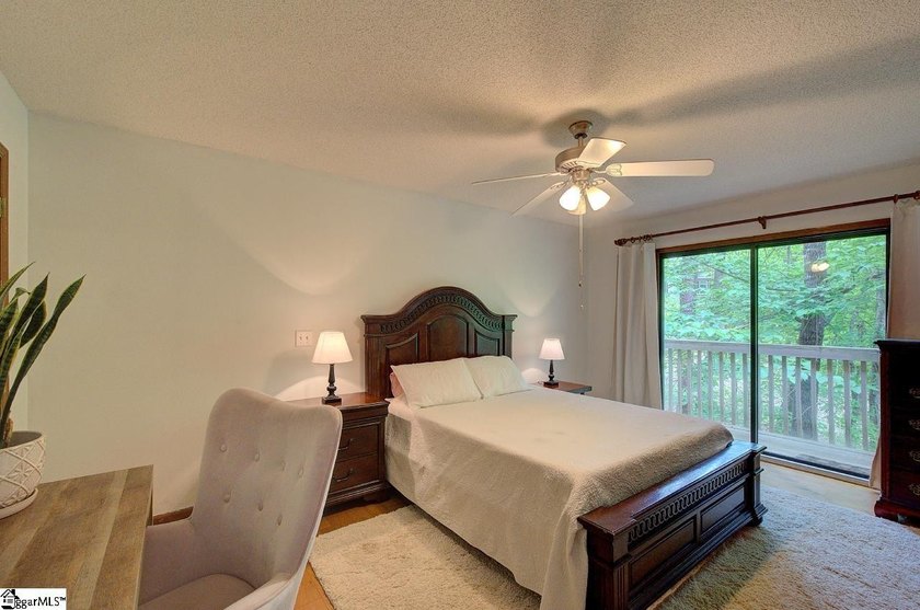 Welcome to your new Keowee Key home! This premium gated - photo 18