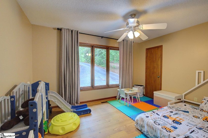Welcome to your new Keowee Key home! This premium gated - photo 22