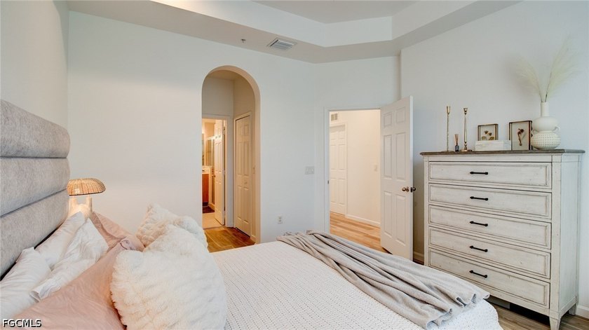 Welcome to this beautifully maintained 3-bedroom, 2.5-bath - photo 25