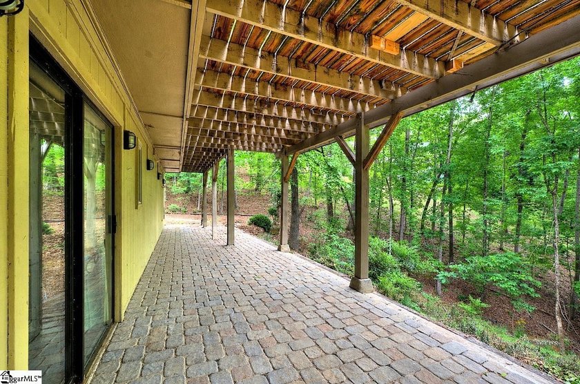 Welcome to your new Keowee Key home! This premium gated - photo 30