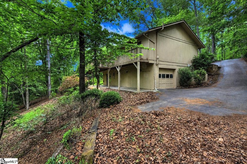 Welcome to your new Keowee Key home! This premium gated - photo 31