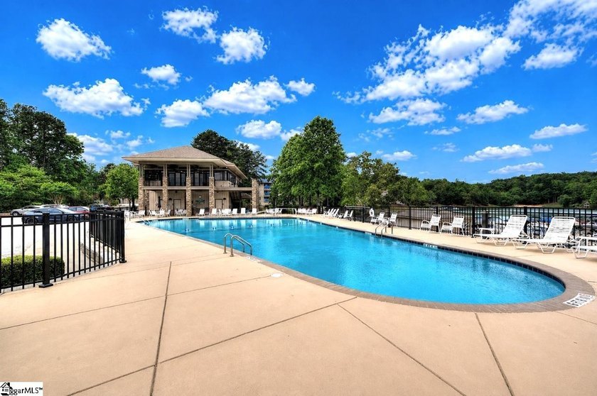 Welcome to your new Keowee Key home! This premium gated - photo 40