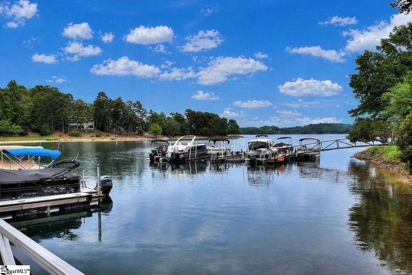 Welcome to your new Keowee Key home! This premium gated - photo 43