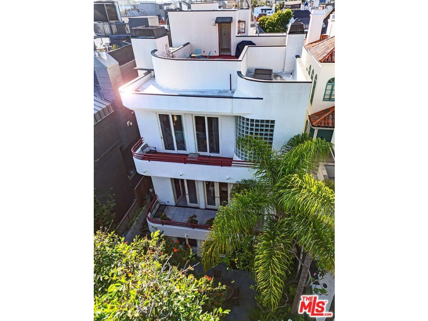 Stunning contemporary residence on one of the most coveted - photo 42