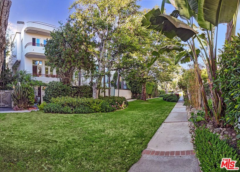 Stunning contemporary residence on one of the most coveted - photo 44