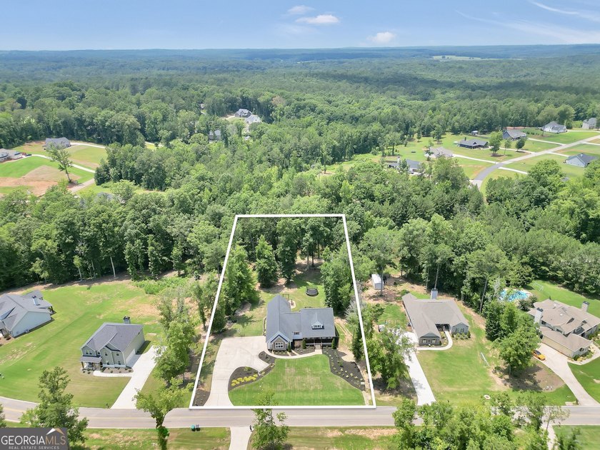 A rare find in Monticello, GA!! Situated on 1.22 beautifully - photo 5