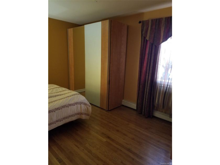 Discover this spacious 3-bedroom, 2-bath condominium residence - photo 6