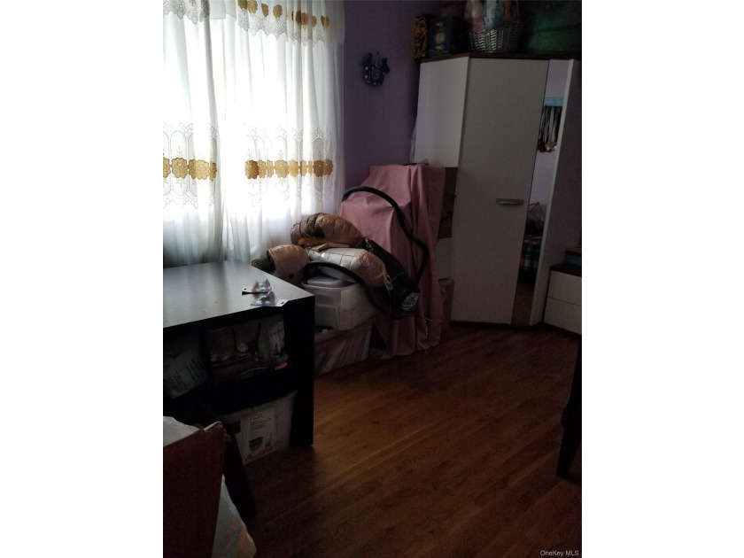 Discover this spacious 3-bedroom, 2-bath condominium residence - photo 7