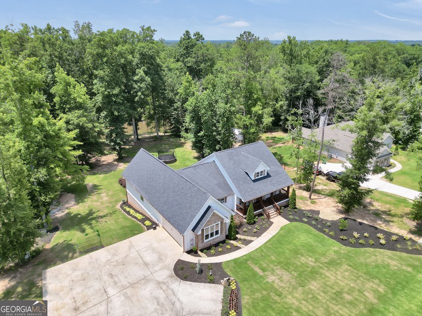 A rare find in Monticello, GA!! Situated on 1.22 beautifully - photo 9