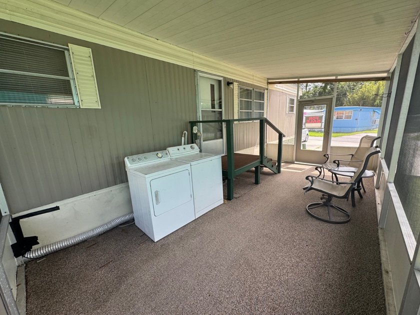 Welcome to Briarwood Mobile Home Park, a quiet and - photo 8