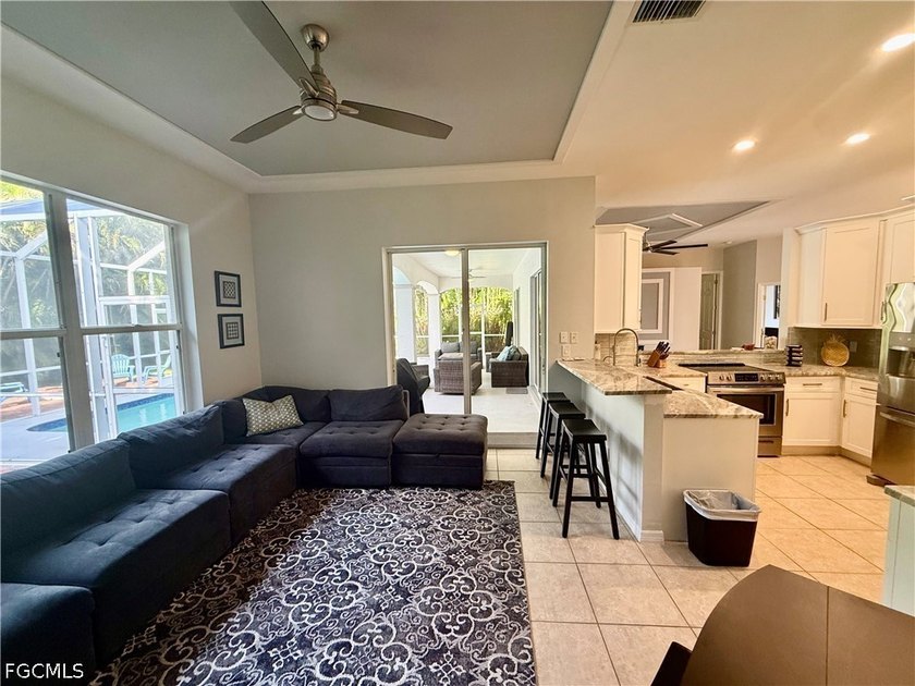 Welcome to this well-maintained 3-bedroom plus den, 2-bath pool - photo 11
