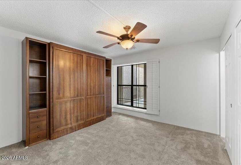 GOLF COURSE COMMUNITY &amp; Contemporary Spacious Updates -TURN-KEY - photo 24